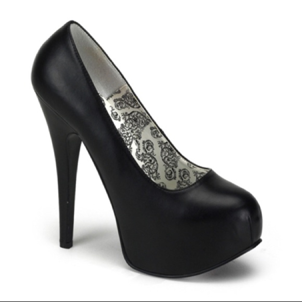 Black Bordello Pumps